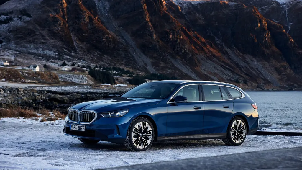 BMW 5 Series 550e xDrive M Sport 5dr Auto Comfort Plus