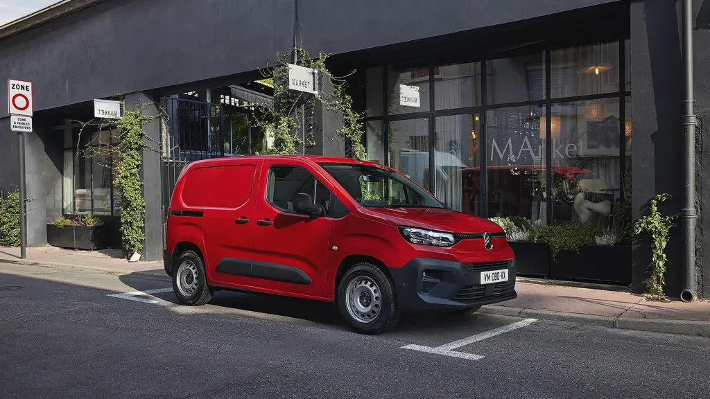 Citroen Berlingo E- M 100KW 52KWH Van Driver Auto
