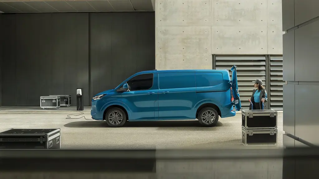 Ford Transit Custom E- 320 L1 Electric AWD 210KW 71KWH H1 Van MS-RT Auto