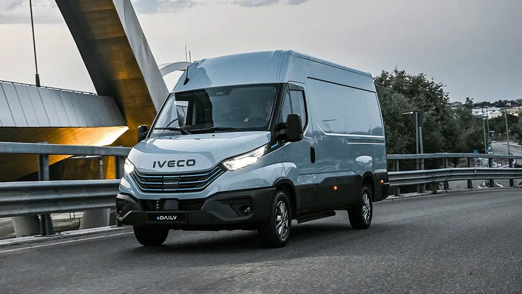 Iveco Daily E 42C14 Electric 140KW 111Kwh Crew CAB Dropside 4100 WB Auto