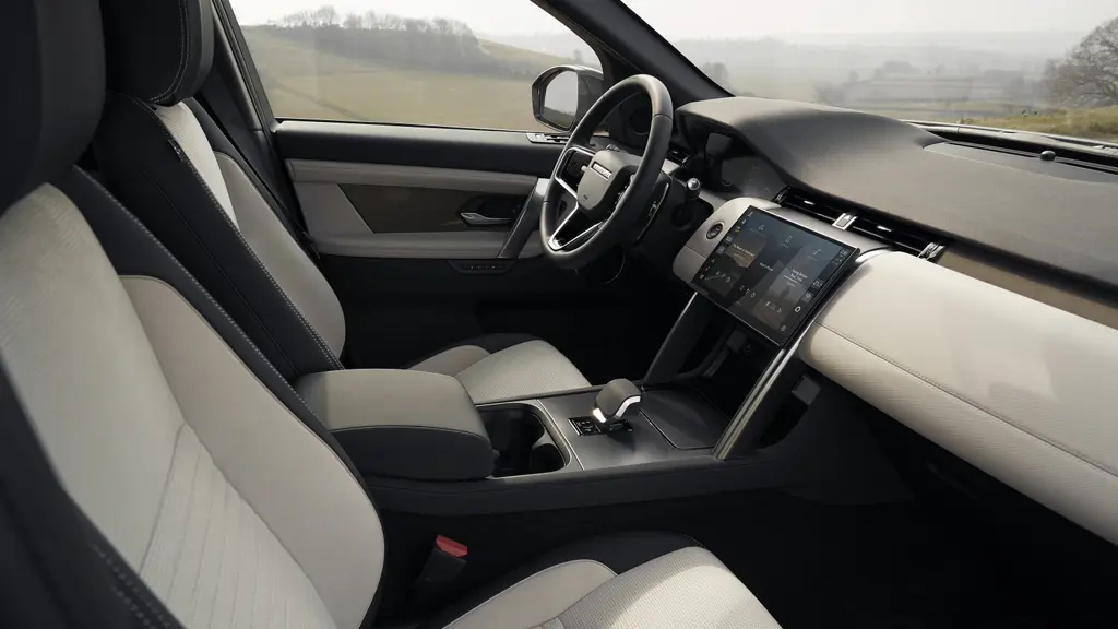 Land Rover Discovery Sport 1.5 P270e Landmark 5dr Auto 5 Seat