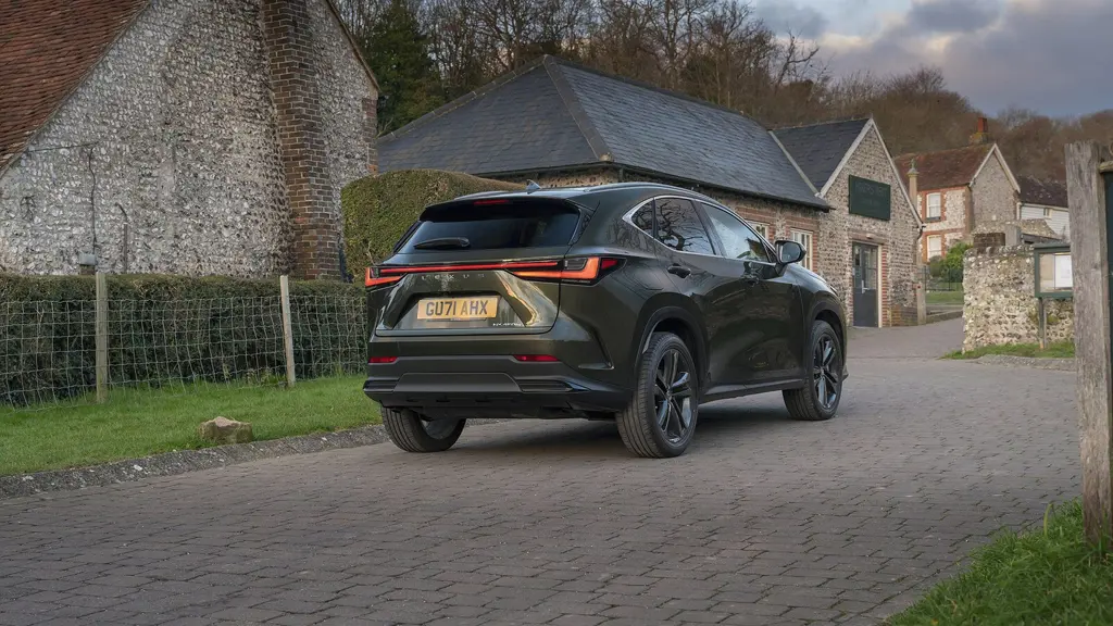 Lexus Nx 350h 197 Premium 5dr E-CVT LL Pro