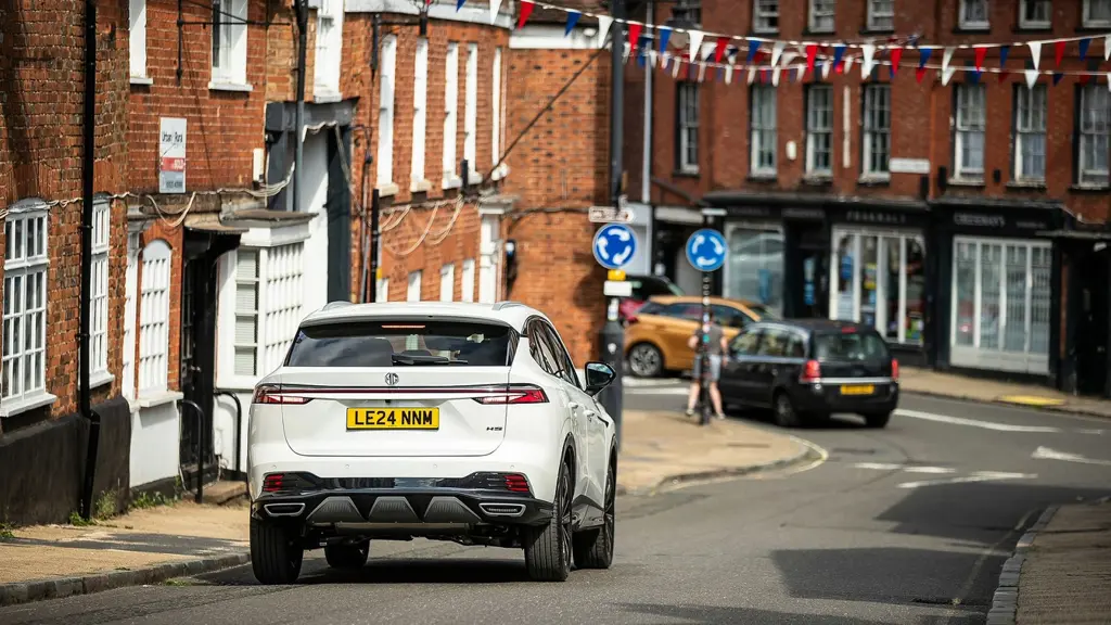 MG Motor UK Hs 1.5 T-GDI PHEV SE 5dr Auto