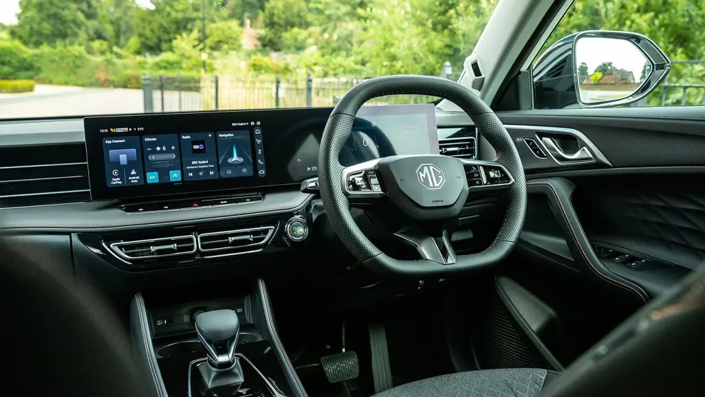 MG Motor UK Hs 1.5 T-GDI PHEV SE 5dr Auto