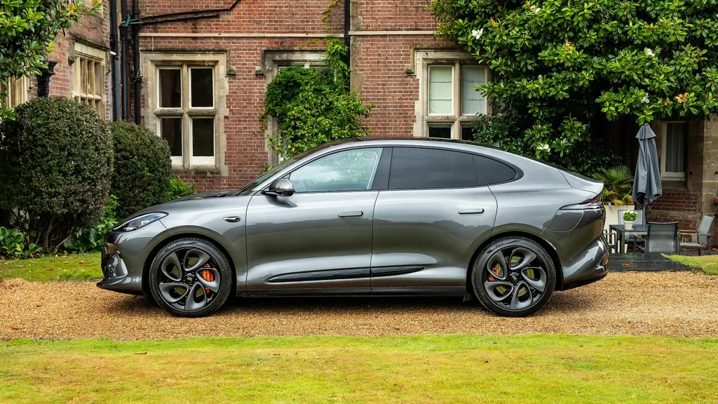 MG Motor UK im6 300kW Long Range 100kWh 5dr Auto
