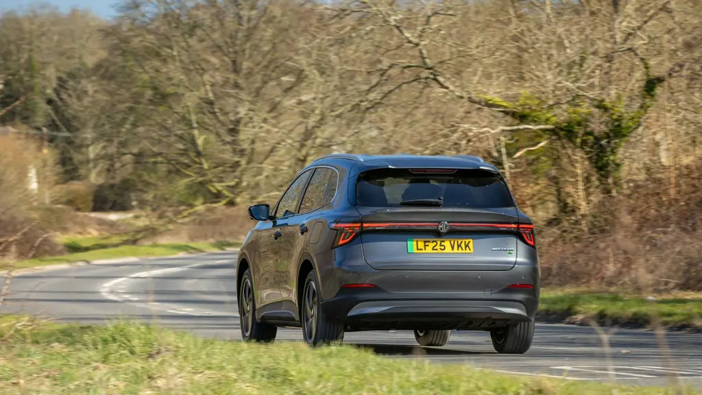 MG Motor UK MGS5 170kW Trophy EV Long Range 64kWh 5dr Auto