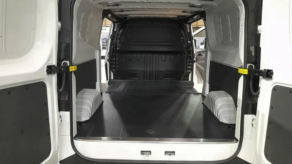 Maxus Deliver 7 E L2 Electric 150KW H2 Van 88KWH Auto