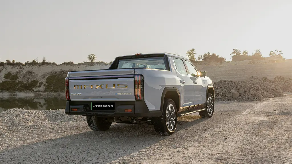 Maxus Terron 9 E Electric 325KW Luxury Double CAB Pickup 102Kwh Auto