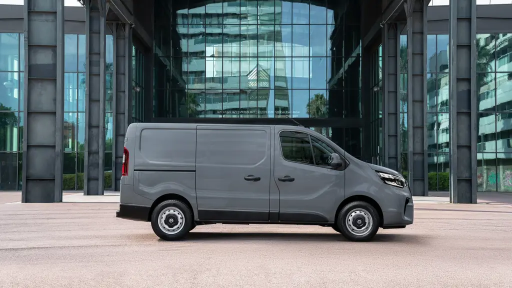 Nissan Interstar F35 L2 Diesel 2.0 DCI 170PS Acenta Chassis CAB