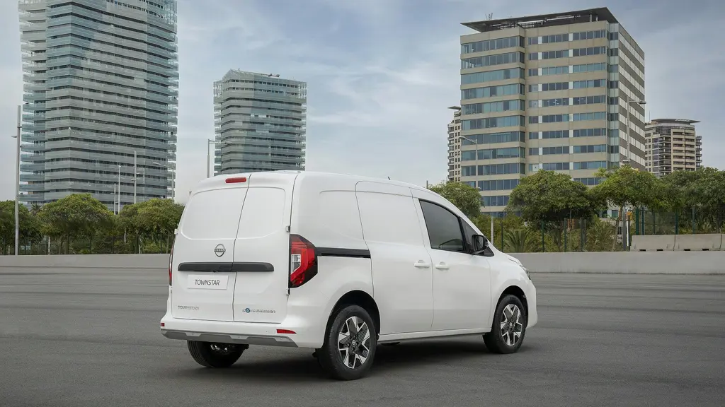 Nissan Townstar L2 Petrol 1.3 Tekna Van Auto Safety