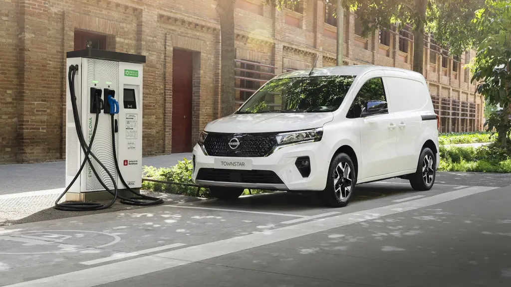 Nissan Townstar L2 Electric 90KW Tekna Crew Van Auto 45KWH