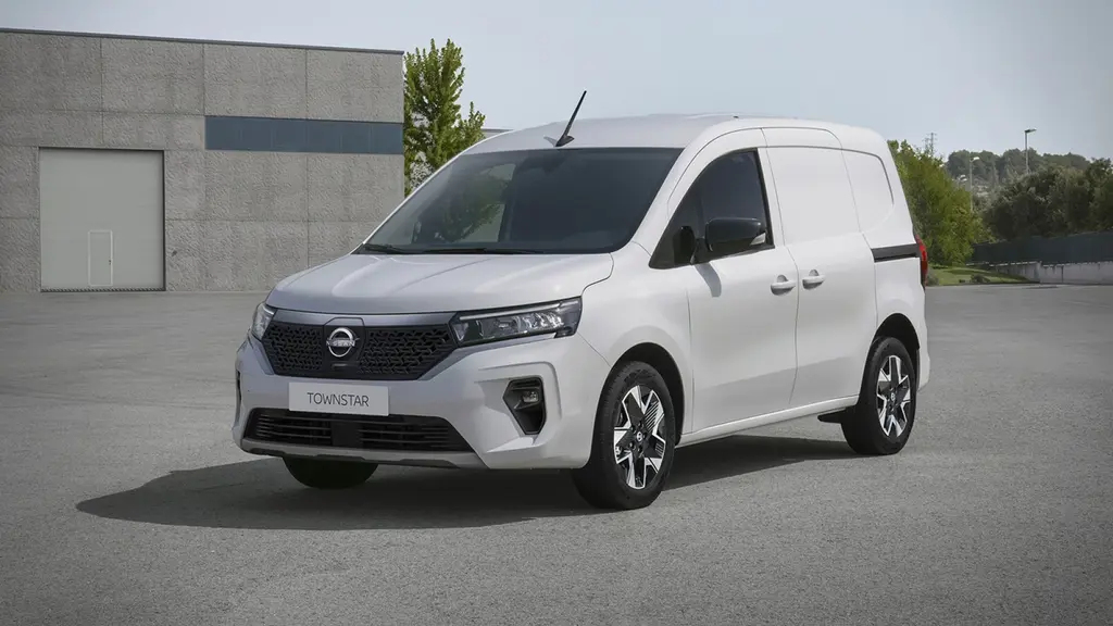 Nissan Townstar L2 Electric 90KW Tekna Crew Van Auto 45KWH