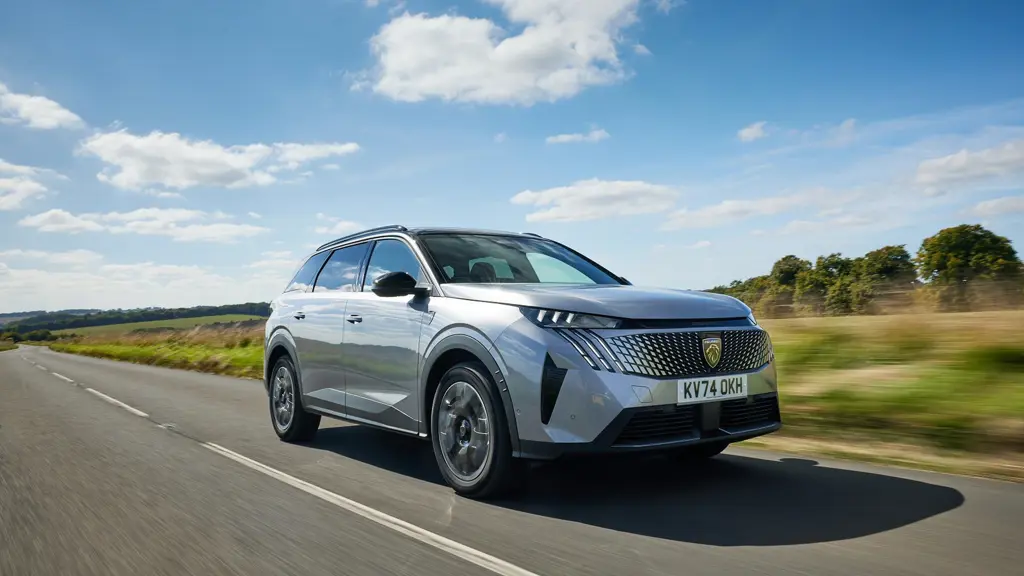 Peugeot 5008 1.6 Plug-in Hybrid 225 Allure 5dr e-DSC7