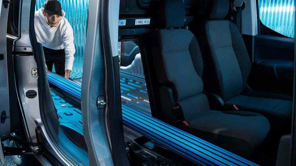 Peugeot Partner E- XL 100KW 52KWH Professional Crew Van Auto
