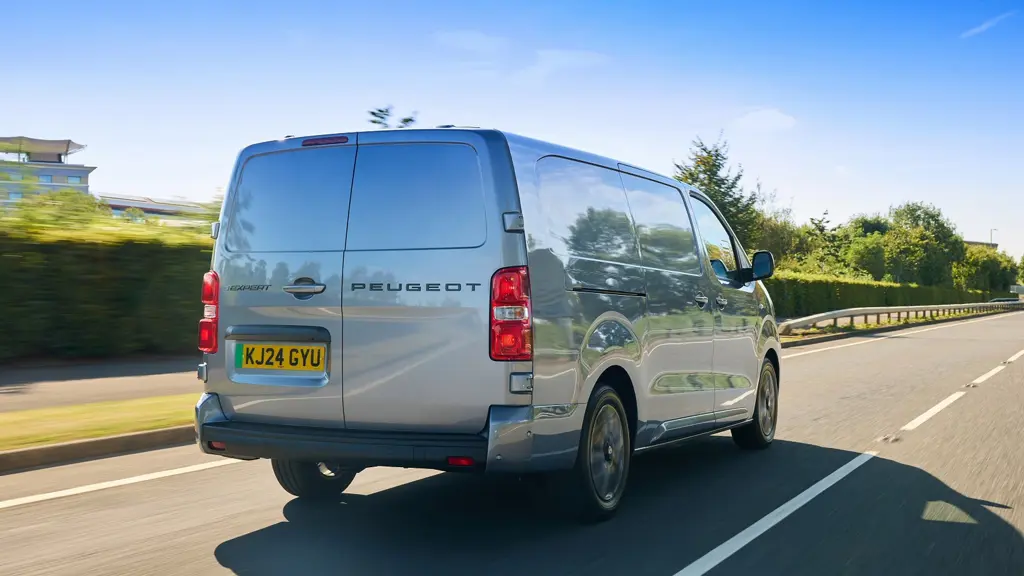 Peugeot Expert E- L2 100KW 75KWH Professional Crew Van Auto