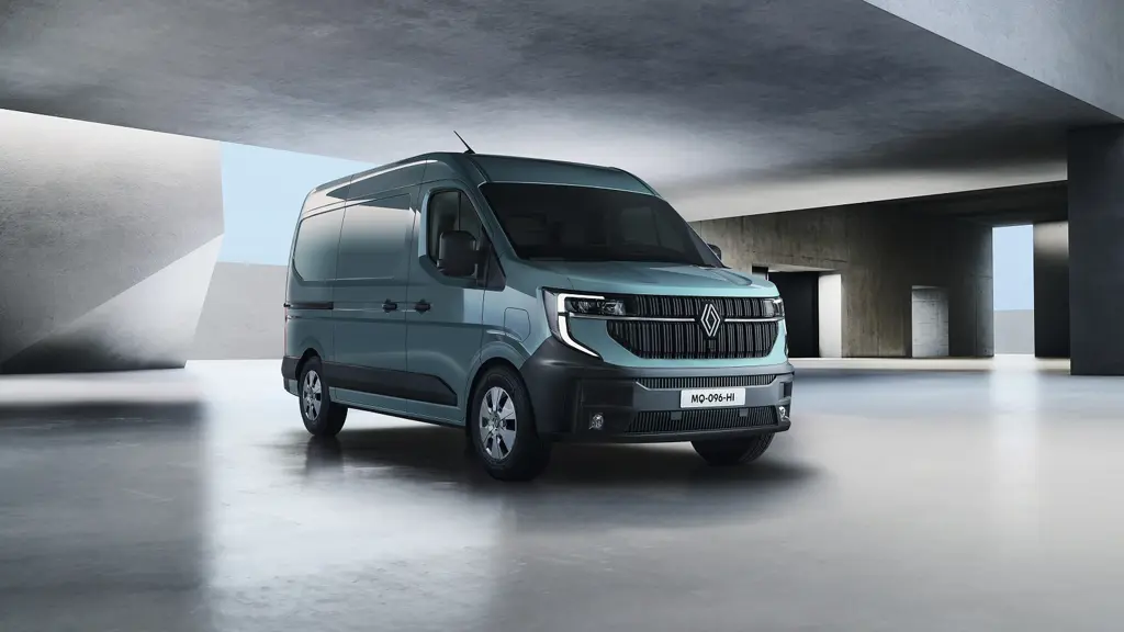Renault Master MWB Diesel FWD MM35 Blue DCI 170 Extra Medium Roof Van Auto