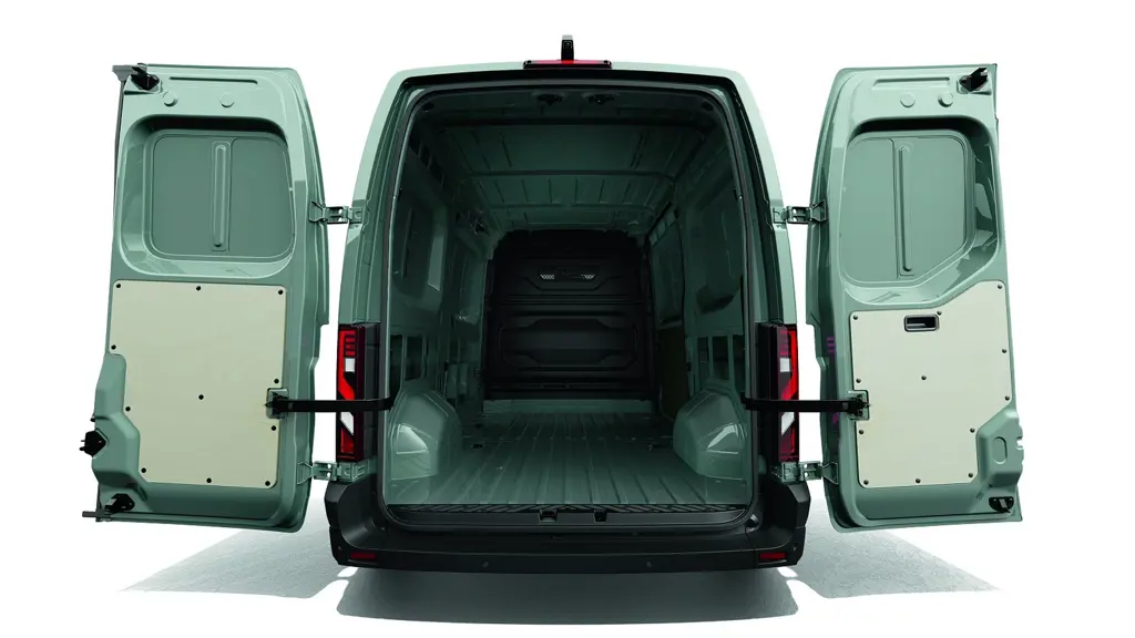 Renault Master E-Tech MWB Electric FWD MM40 104KW 87KWH Advance V2L Medium Roof Van Auto