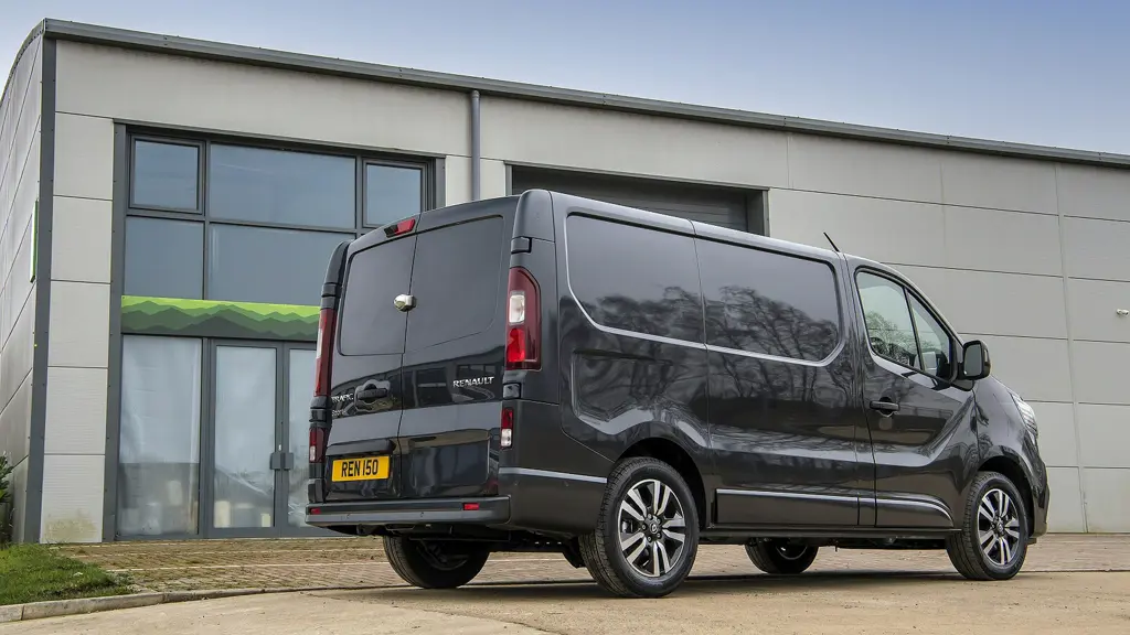 Renault Trafic LWB Diesel LL30 Blue DCI 150 Graphite Edition Van