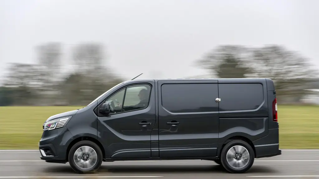 Renault Trafic LWB Diesel LL30 Blue DCI 150 Graphite Edition Van
