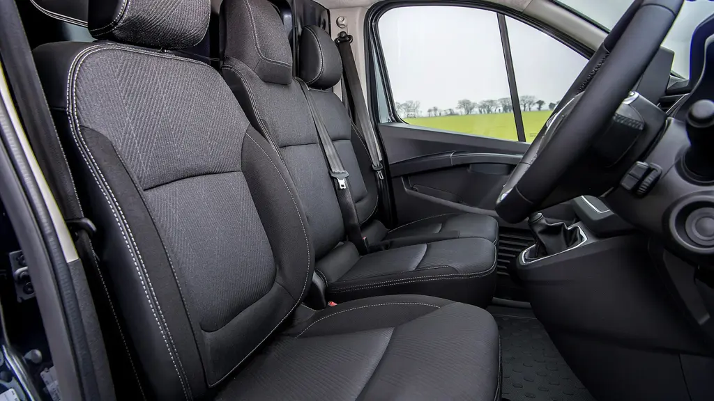 Renault Trafic LWB Diesel LL30 Blue DCI 150 Graphite Edition Van