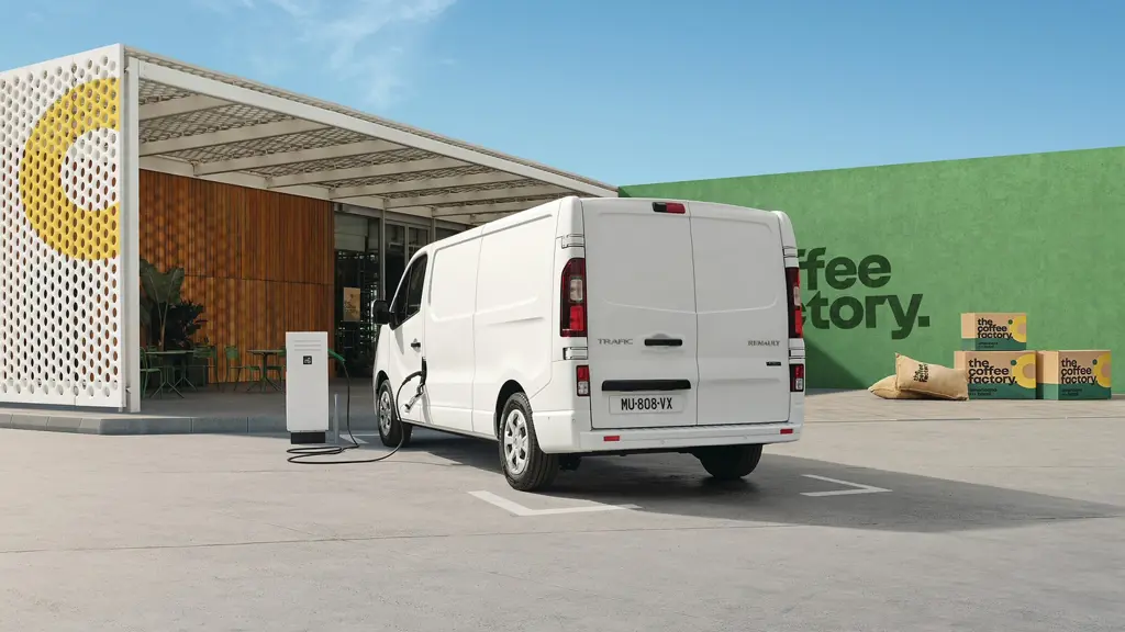 Renault Trafic E-Tech LWB Electric LL30 90KW 52KWH Advance Van Auto