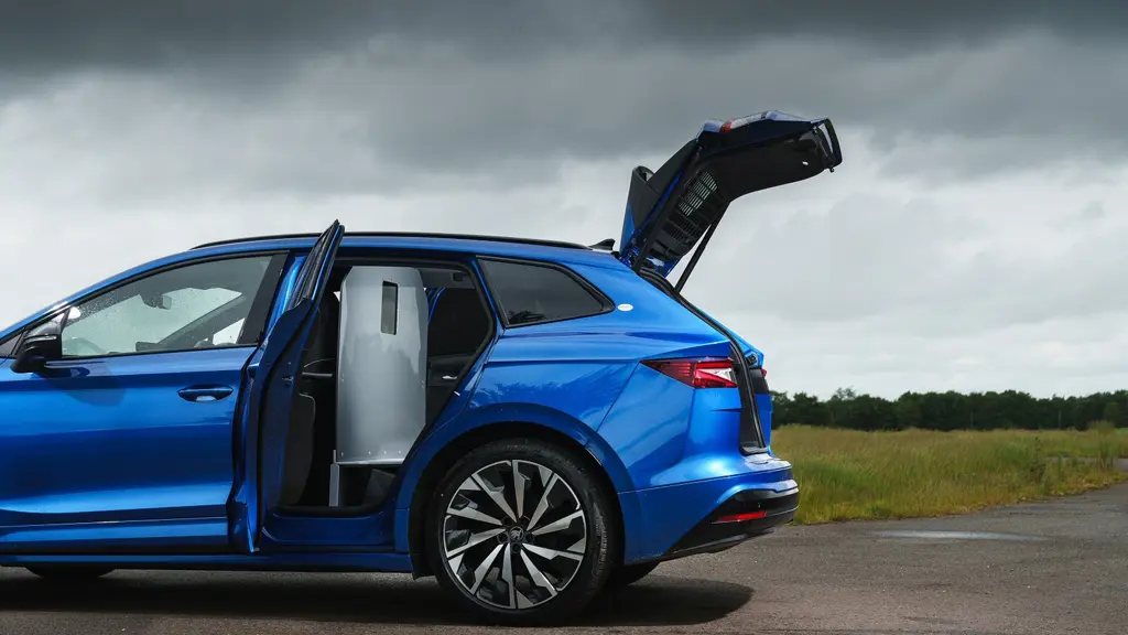 Skoda Enyaq Electric 210KW 84KWH 85 SE L Cargo Auto Strongs
