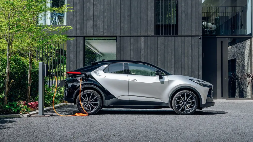 Toyota C-HR 2.0 PHEV Excel 5dr CVT JBL/Tech Pack