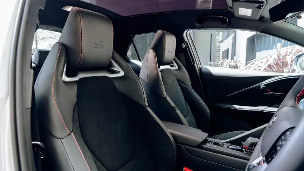 Toyota C-HR 2.0 PHEV Excel 5dr CVT JBL/Tech Pack