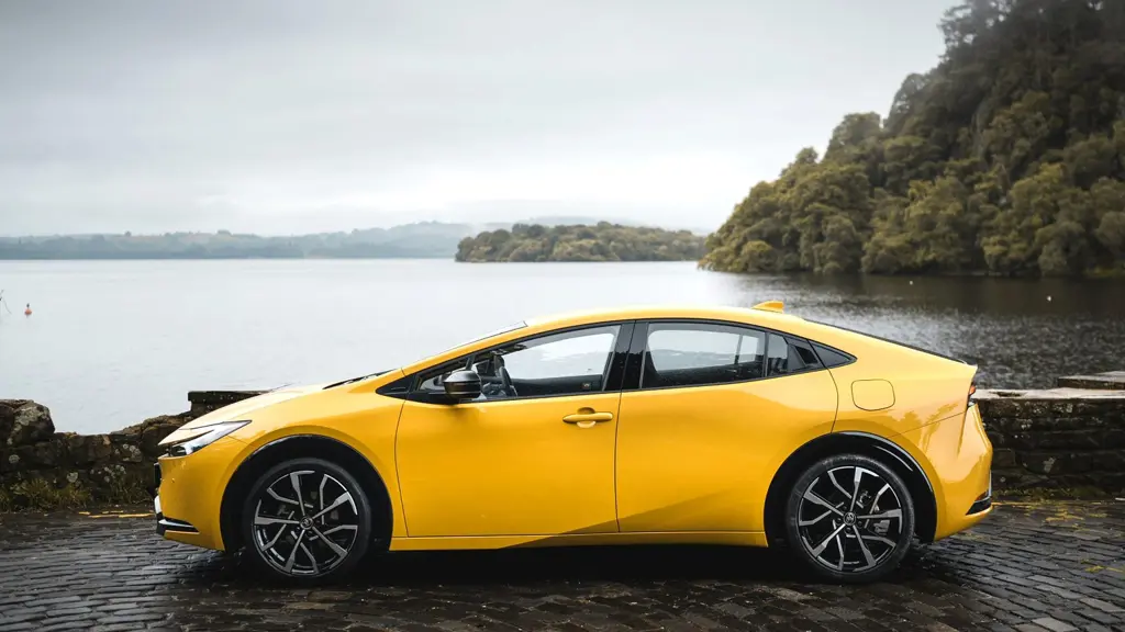 Toyota Prius 2.0 PHEV Design 5dr CVT