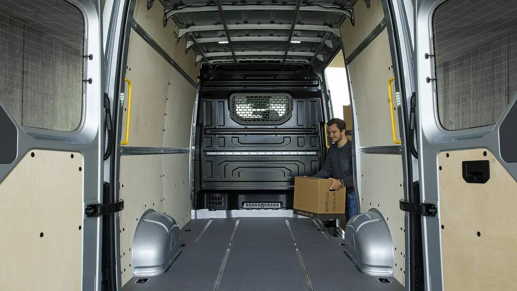Volkswagen Crafter CR35 LWB Diesel 4Motion 2.0 TDI 177PS Commerce Extra High Roof Van Auto