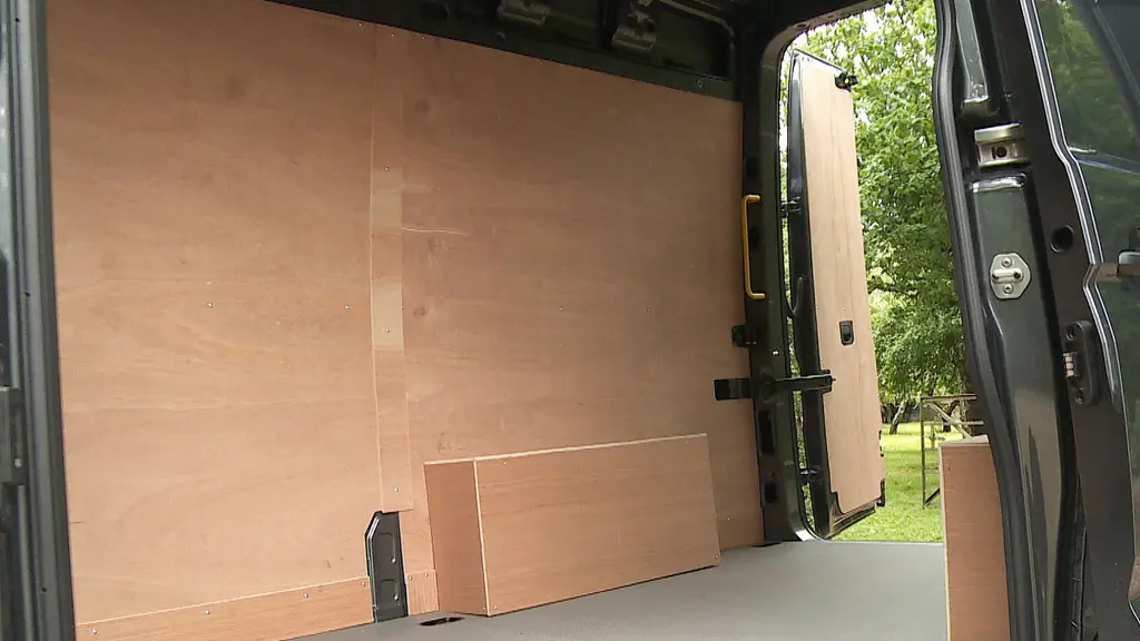 Volkswagen Crafter CR35 LWB Diesel 4Motion 2.0 TDI 177PS Commerce Extra High Roof Van Auto