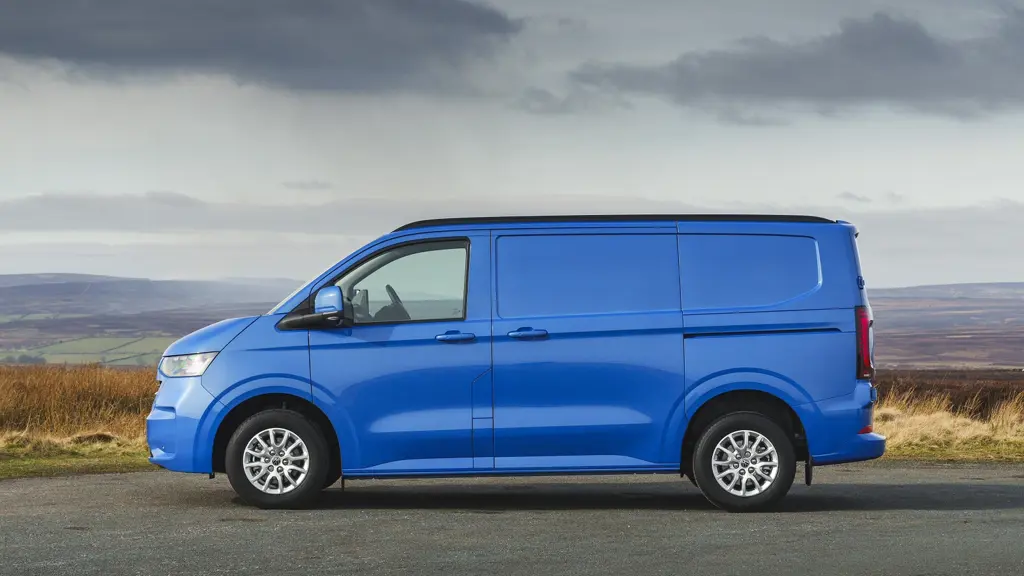 Volkswagen Transporter T32 LWB Diesel 2.0 TDI 110 Commerce Plus Van