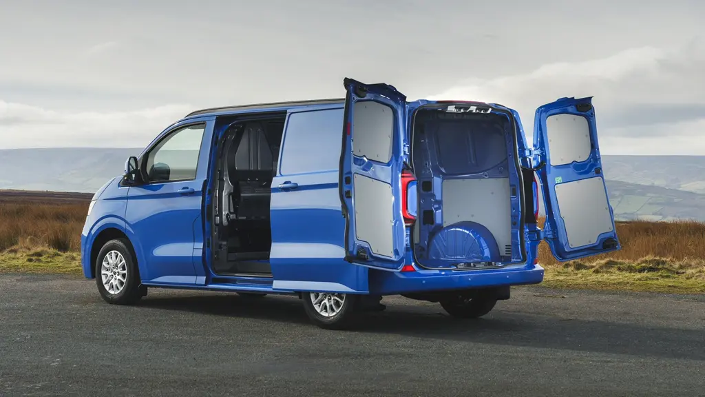 Volkswagen Transporter T32 LWB Diesel 2.0 TDI 110 Commerce Plus Van