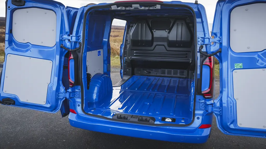 Volkswagen Transporter T32 LWB Diesel 2.0 TDI 110 Commerce Plus Van