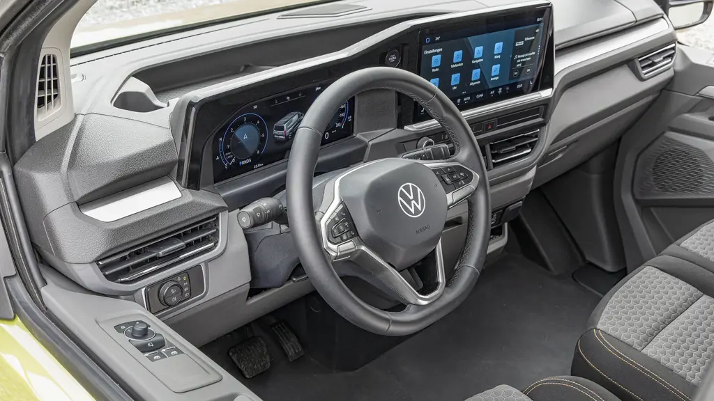 Volkswagen Transporter T32 SWB Electric 160KW 70KWH Commerce PRO Kombi Van Auto