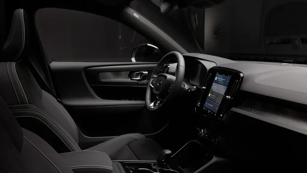 Volvo EX40 185kW Ext Range Plus Pro Black Ed 82kWh 5dr Auto