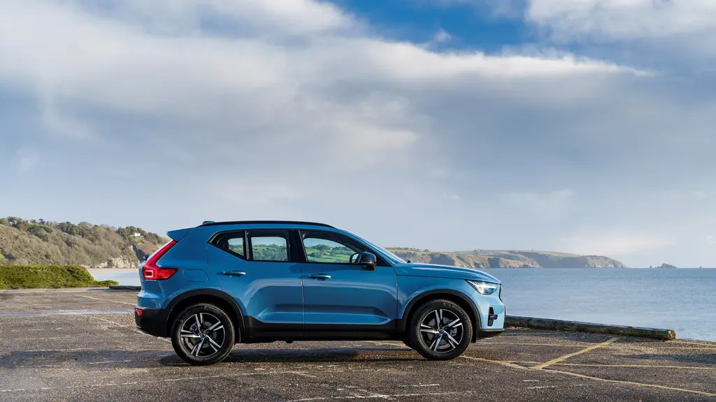 Volvo XC40 2.0 B3P Core 5dr Auto