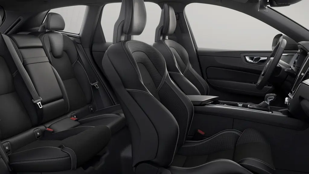 Volvo XC60 2.0 B5P Plus Black Edition 5dr AWD Geartronic