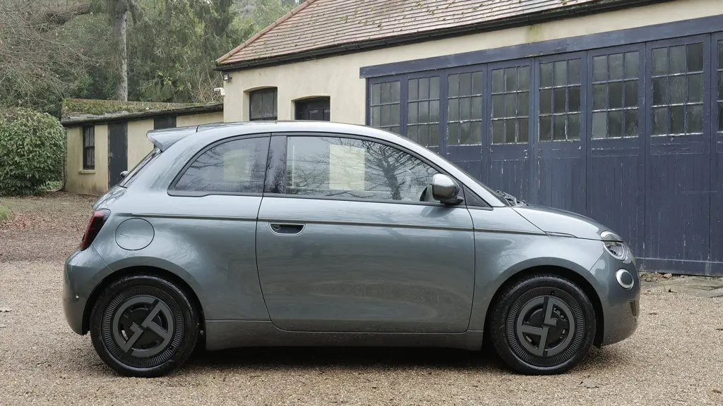 Fiat 500 87kW Giorgio Armani 42kWh 3dr Auto