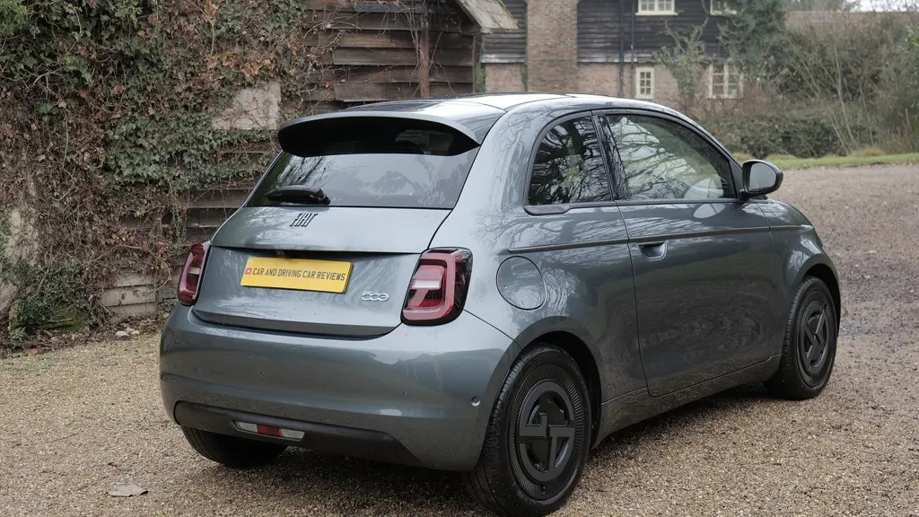 Fiat 500 87kW Giorgio Armani 42kWh 3dr Auto