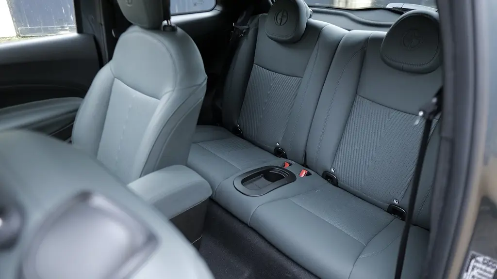 Fiat 500 87kW Giorgio Armani 42kWh 3dr Auto