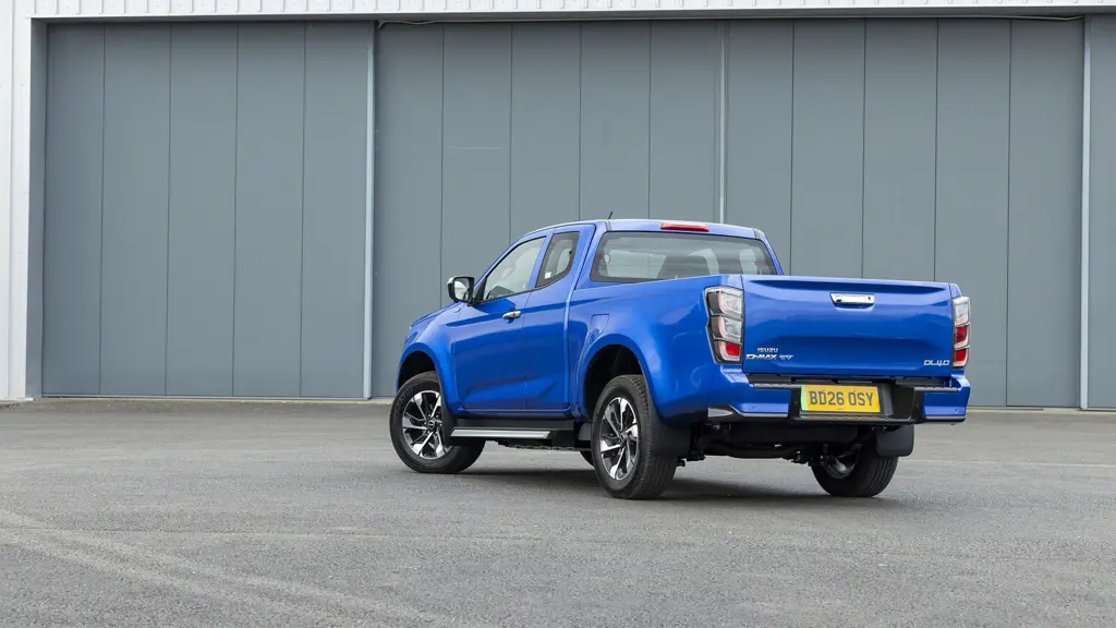 Isuzu D-MAX Electric 140KW 67KWH EDL40 Double CAB Pickup 4X4 Auto