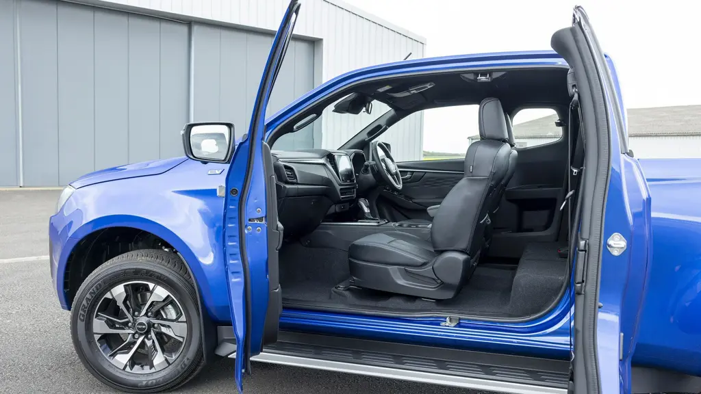 Isuzu D-MAX Electric 140KW 67KWH EDL40 Double CAB Pickup 4X4 Auto
