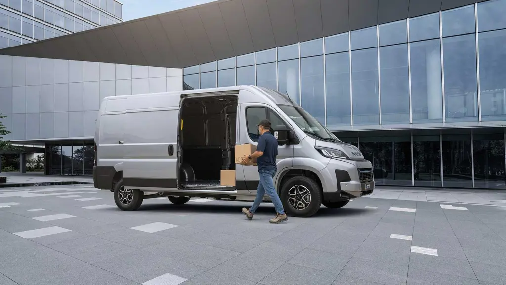 Iveco Superjolly E 35F20 Electric 205KW 110Kwh High Roof Van 4035L WB Auto
