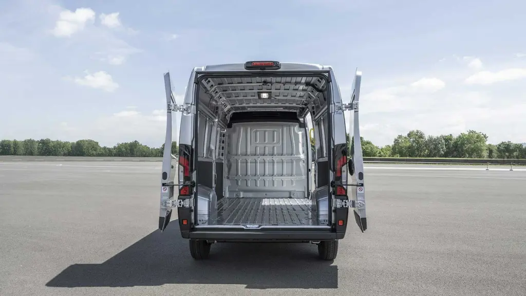 Iveco Superjolly E 35F20 Electric 205KW 110Kwh High Roof Van 4035L WB Auto