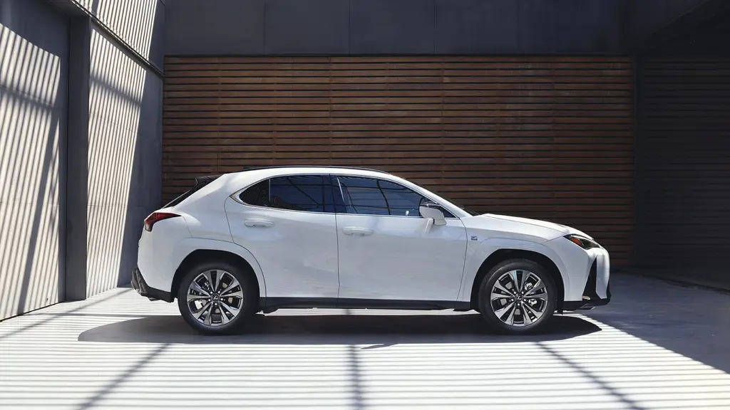 Lexus Ux 300h 2.0 Premium 5dr CVT