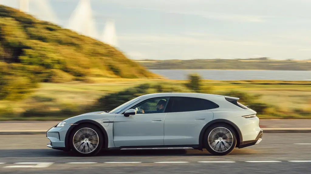 Porsche Taycan 440kW 4S 105kWh 5dr E-Shift 5 Seat Revised