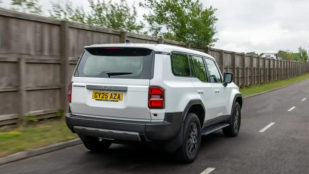 Toyota Land Cruiser Diesel 2.8D 205 Commercial Auto