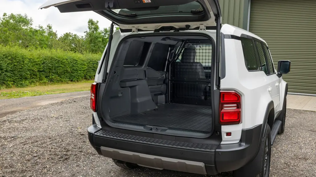 Toyota Land Cruiser Diesel 2.8D 205 Commercial Auto