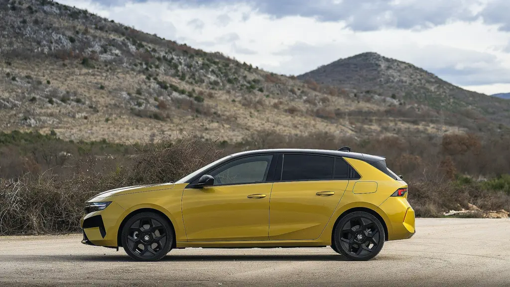 Vauxhall Astra 1.6 Plug-in Hybrid 195 Griffin 5dr e-DCT7 NI